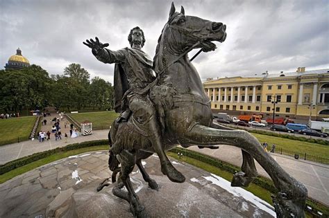  The Bronze Horseman - A Russian Folk Story Filled With Magical Realism and Political Undertones?